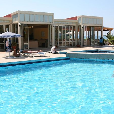Hotel Kathrin Beach Adelianos Kampos Ngoại thất bức ảnh