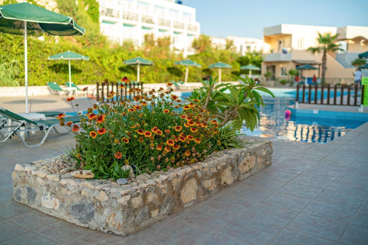 Hotel Kathrin Beach Adelianos Kampos Ngoại thất bức ảnh
