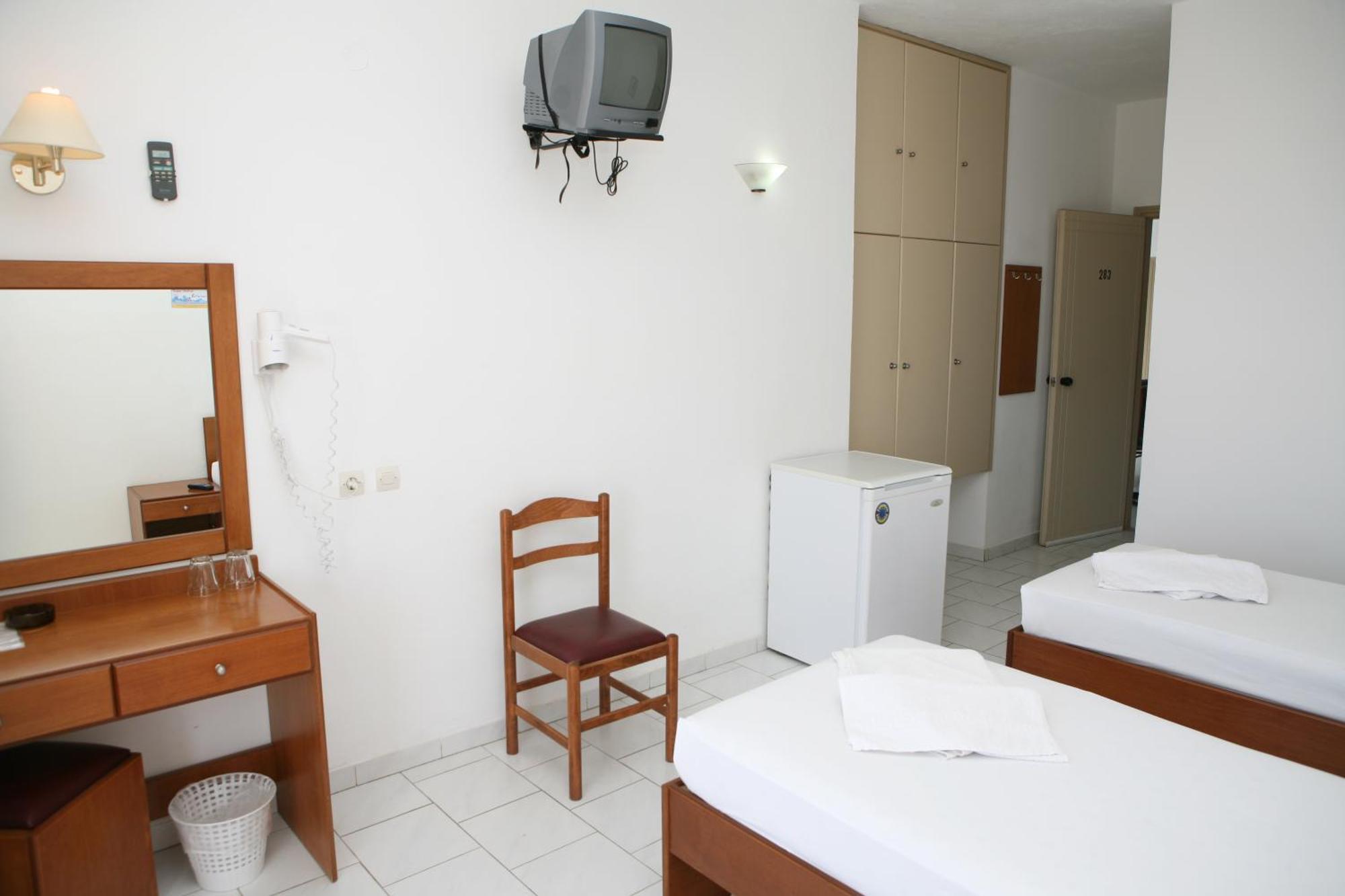 Hotel Kathrin Beach Adelianos Kampos Ngoại thất bức ảnh